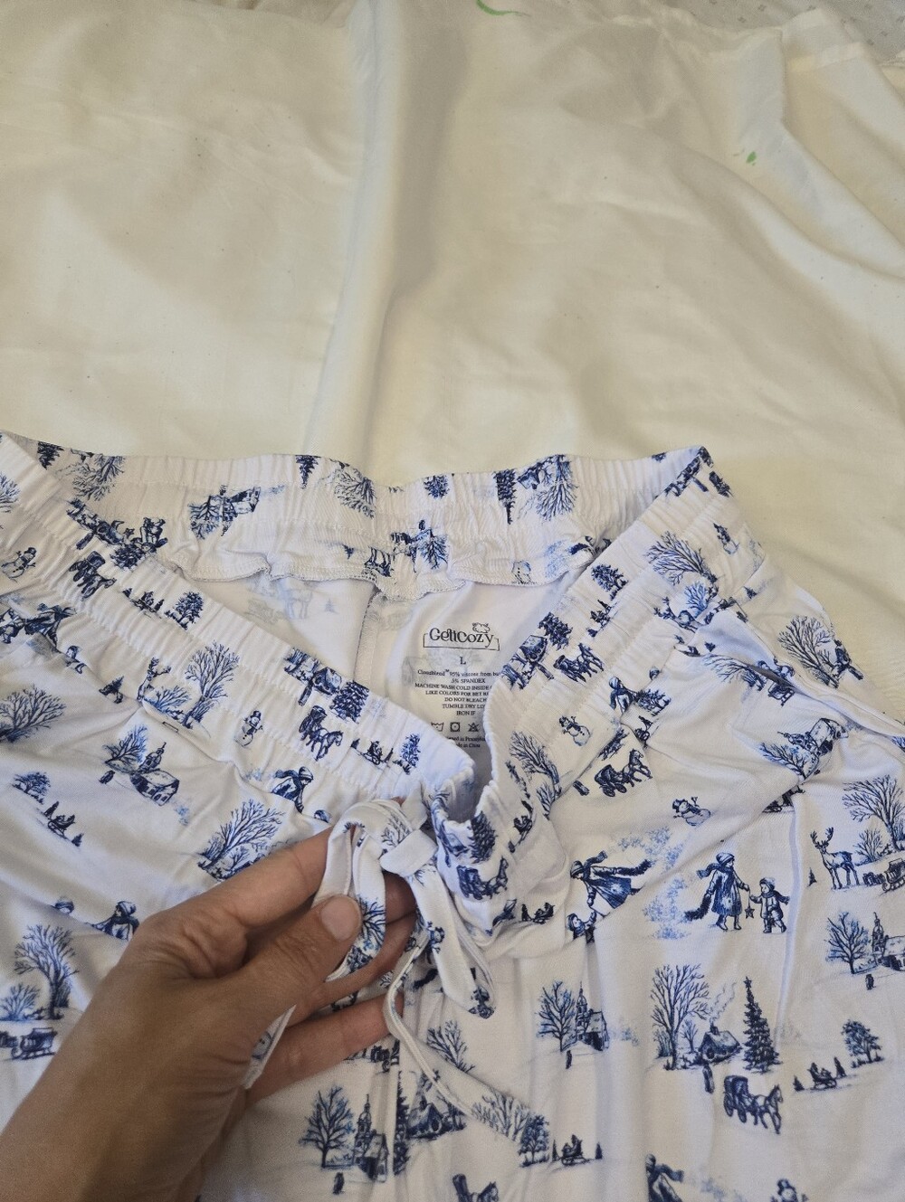 NWT Bamboo Womens Pajamas Set. Pocket V-neck Tshirt And Pants! Size Large - Picture 8 of 9
